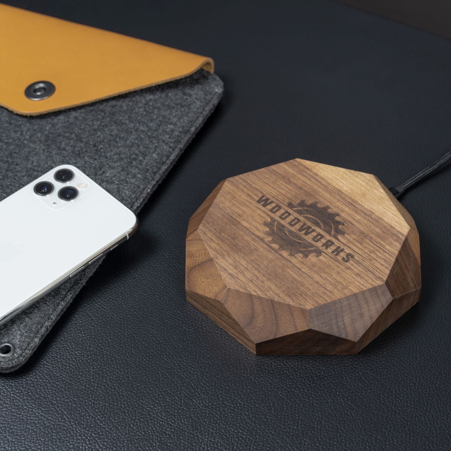 Wirelesscharger QI Walnuss Walnut  Holz Kabelos Ladegerät 